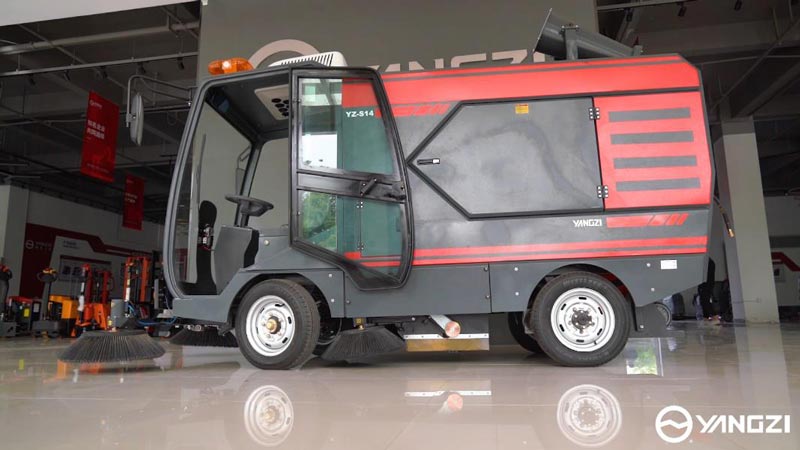 環(huán)衛(wèi)道路清掃車(chē)一般是如何進(jìn)行工作的 環(huán)衛(wèi)道路清掃車(chē)一般是如何進(jìn)行工作的